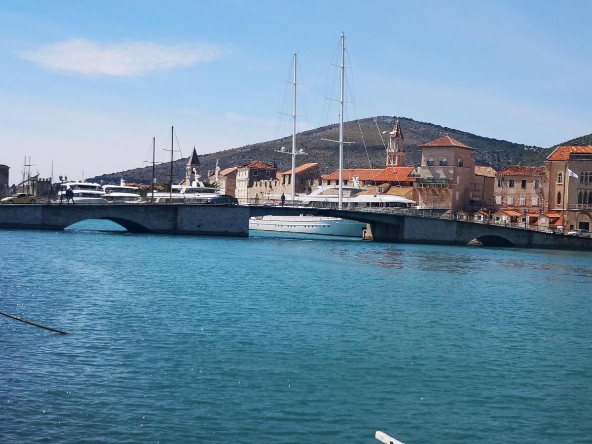 Apartman Petrovic City Center Trogir Zewnętrze zdjęcie