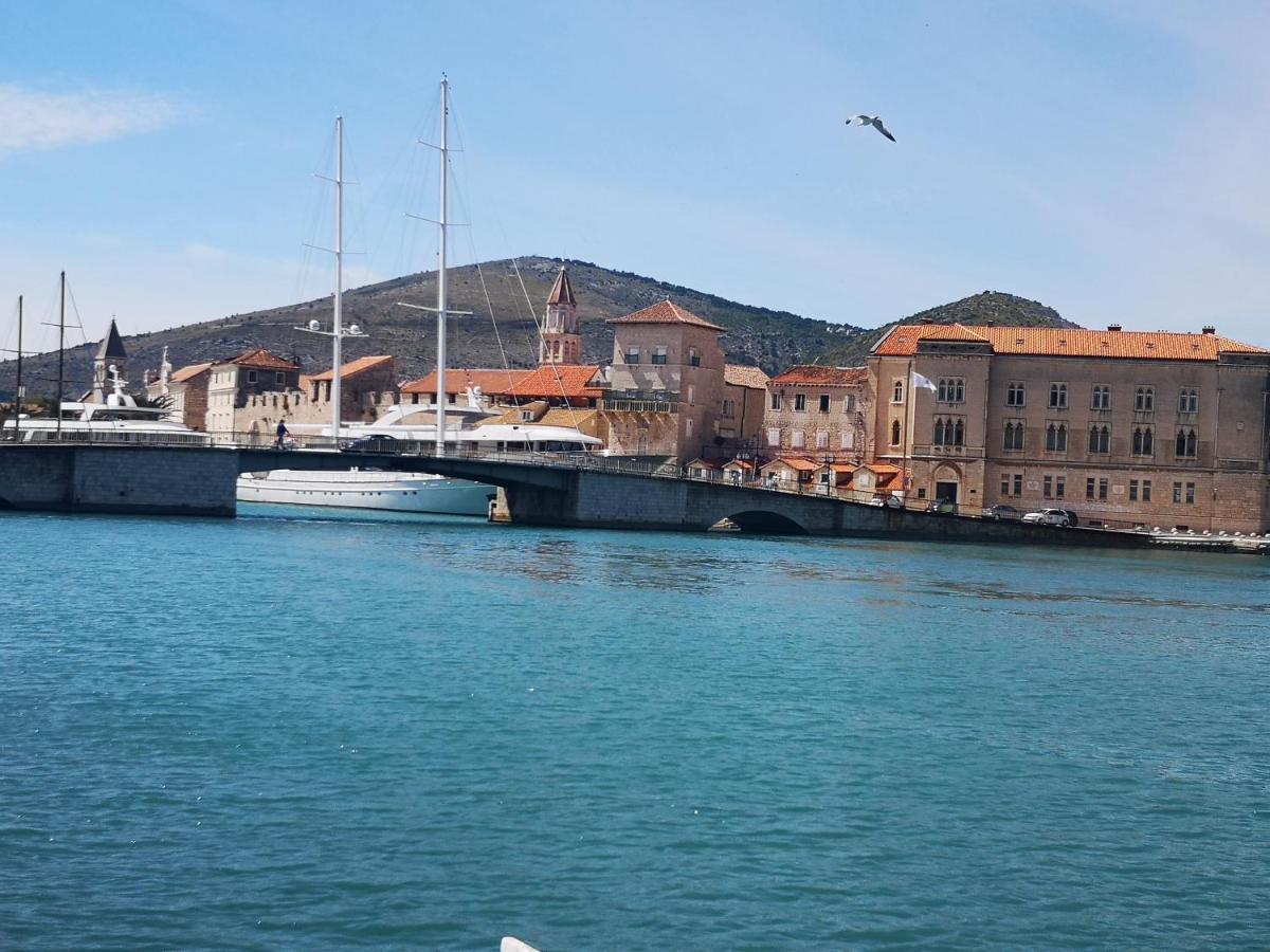 Apartman Petrovic City Center Trogir Zewnętrze zdjęcie